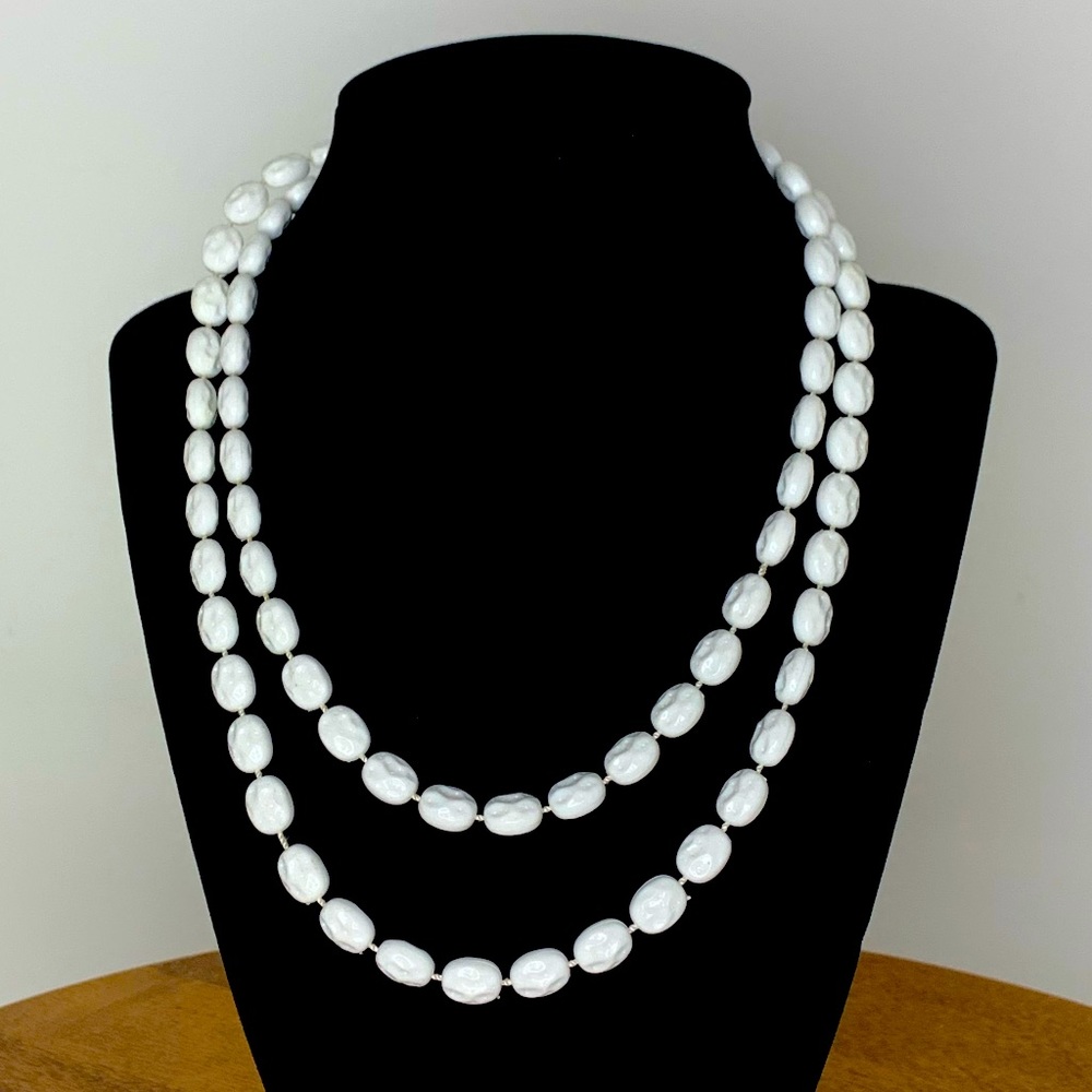 Vintage white beaded necklace